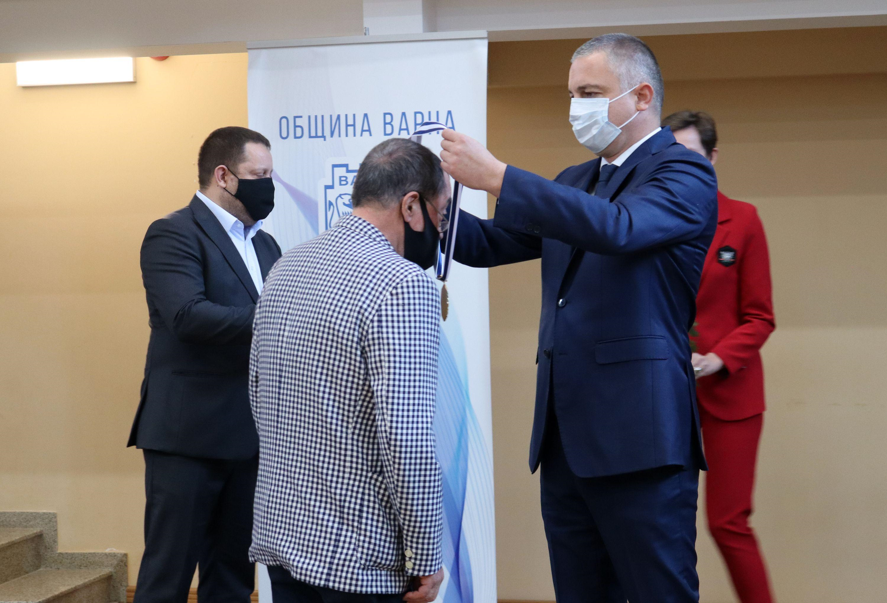 Свързани файлове